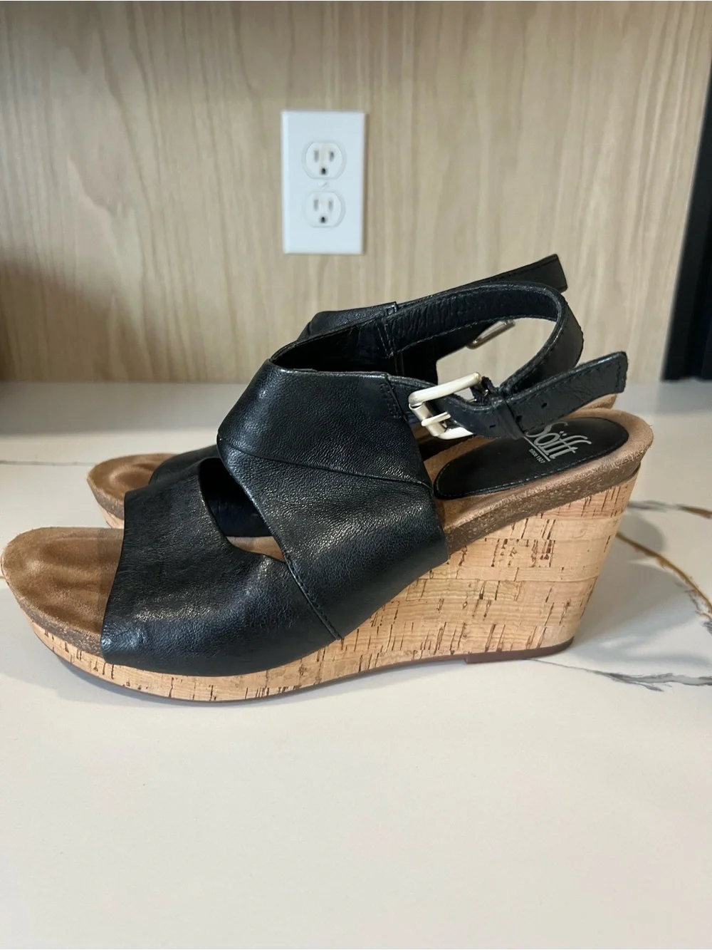 SOFFT EUC black leather wedges Sz 10
